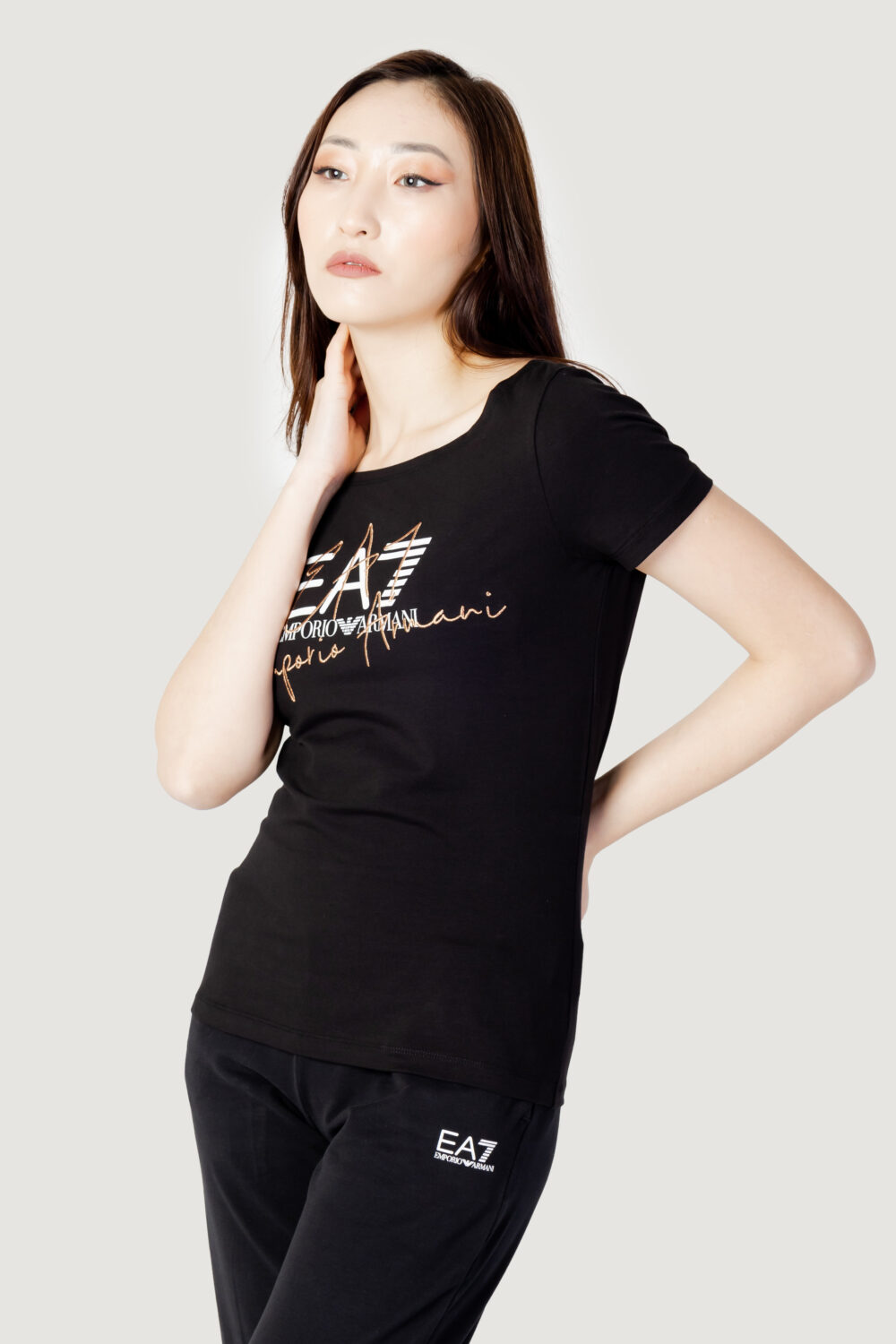 T-shirt EA7 logo corsivo Nero - Foto 3