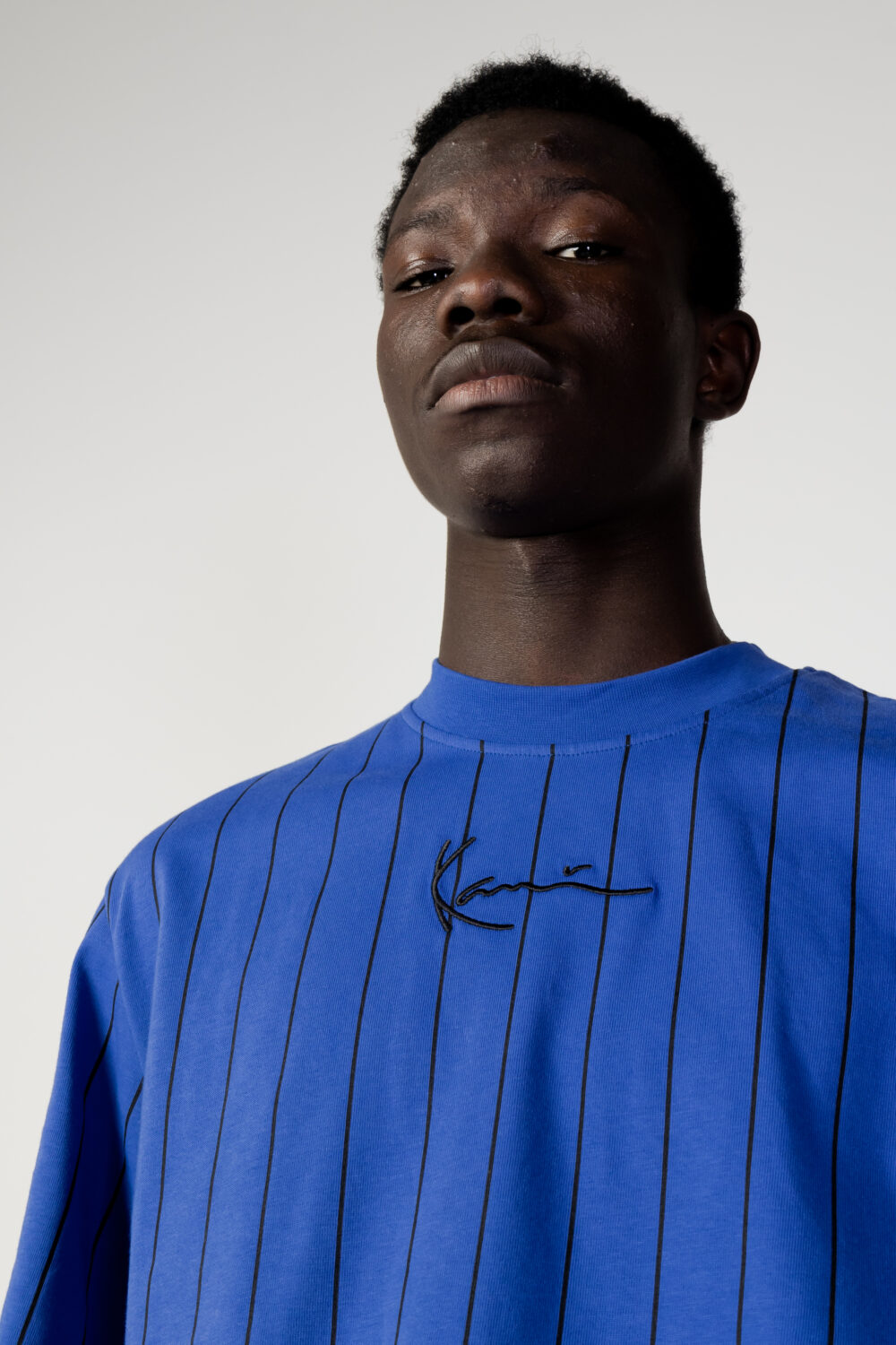 T-shirt Karl Kani small signature pinstripe tee Blu - Foto 4