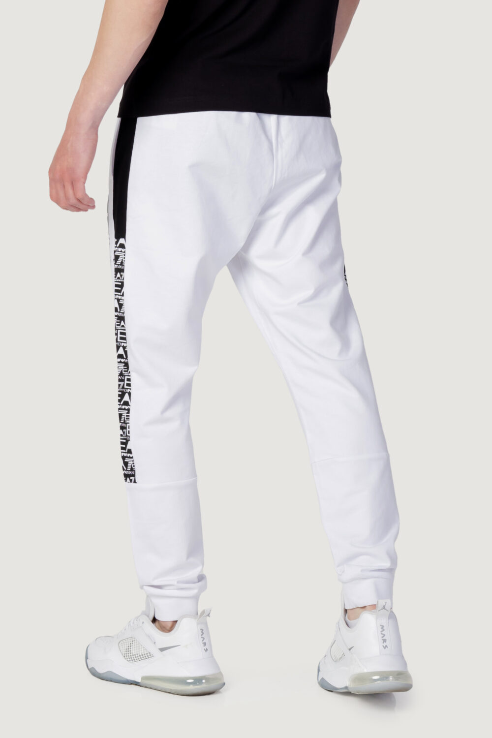 Pantaloni sportivi EA7 bicolor logo Bianco - Foto 4