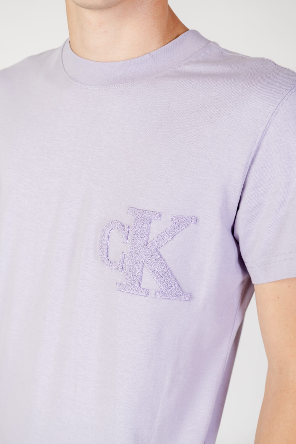 T-shirt Calvin Klein Jeans ck chenille tee Lilla - Foto 2