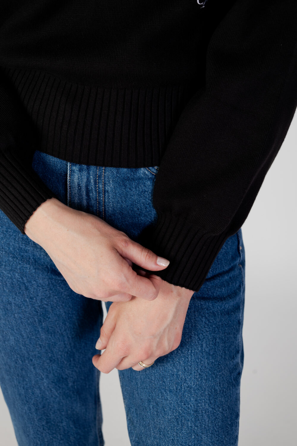 Maglione Calvin Klein Jeans cut out loose sweate Nero - Foto 4