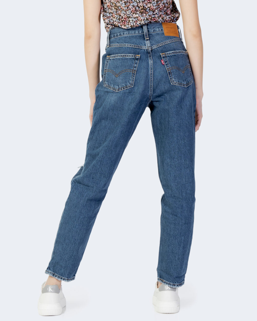 Jeans mom Levi's® 80s mom jean z2028 medium indigo destructed Denim - Foto 3