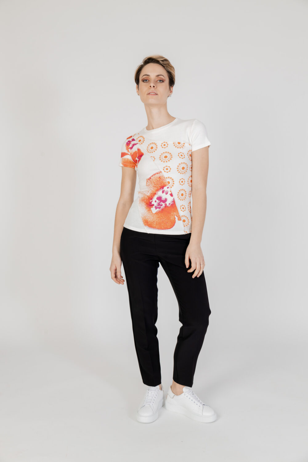 T-shirt Desigual oran Bianco - Foto 4