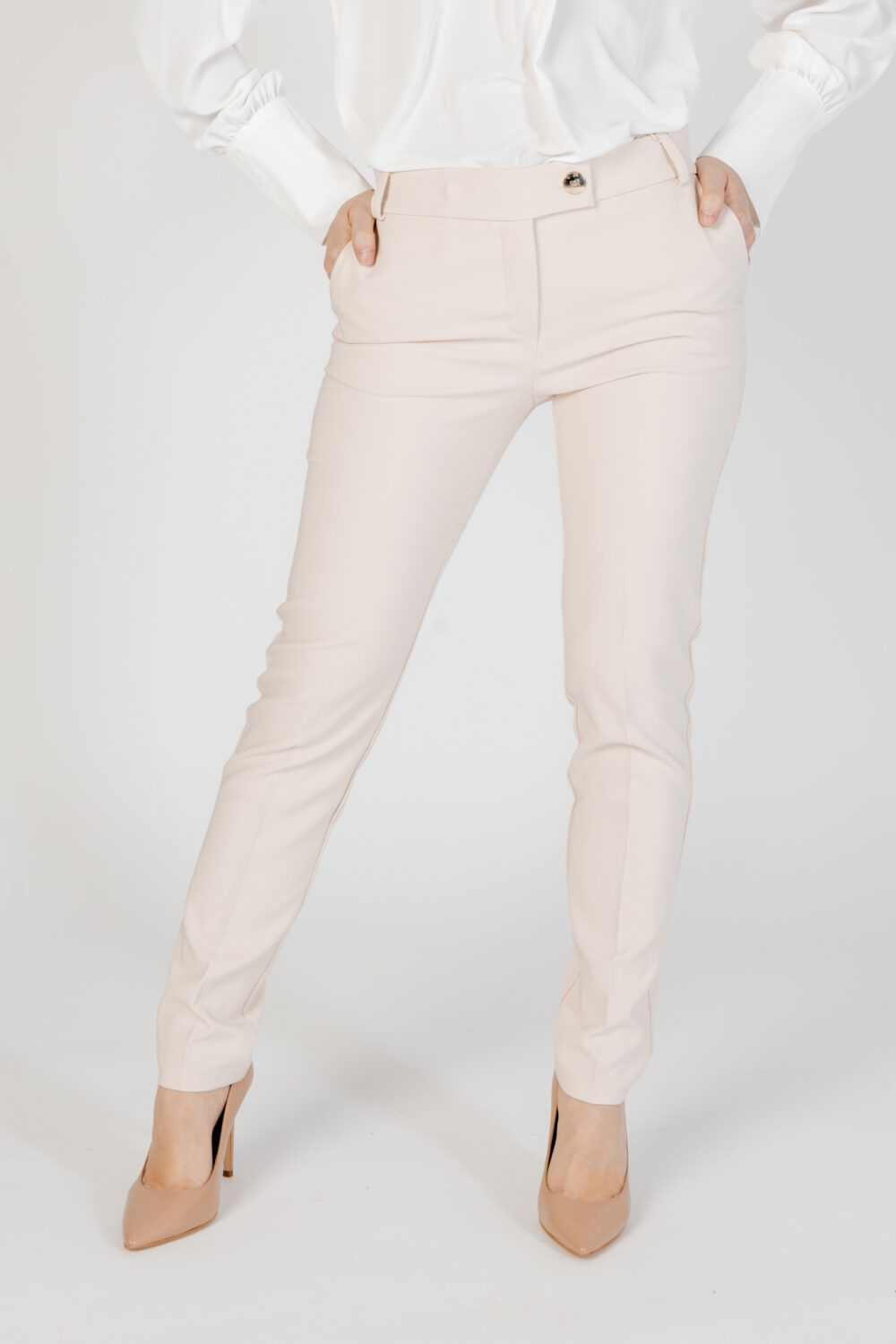 Pantaloni bootcut Rinascimento Beige chiaro - Foto 1