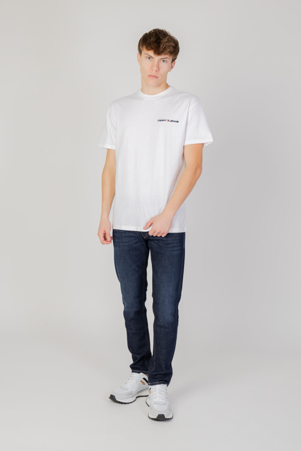 T-shirt Tommy Hilfiger Jeans tjm clsc linear ches Bianco - Foto 4