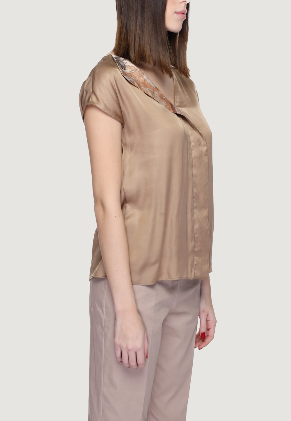 Blusa manica corta Alviero Martini Prima Classe Beige - Foto 3