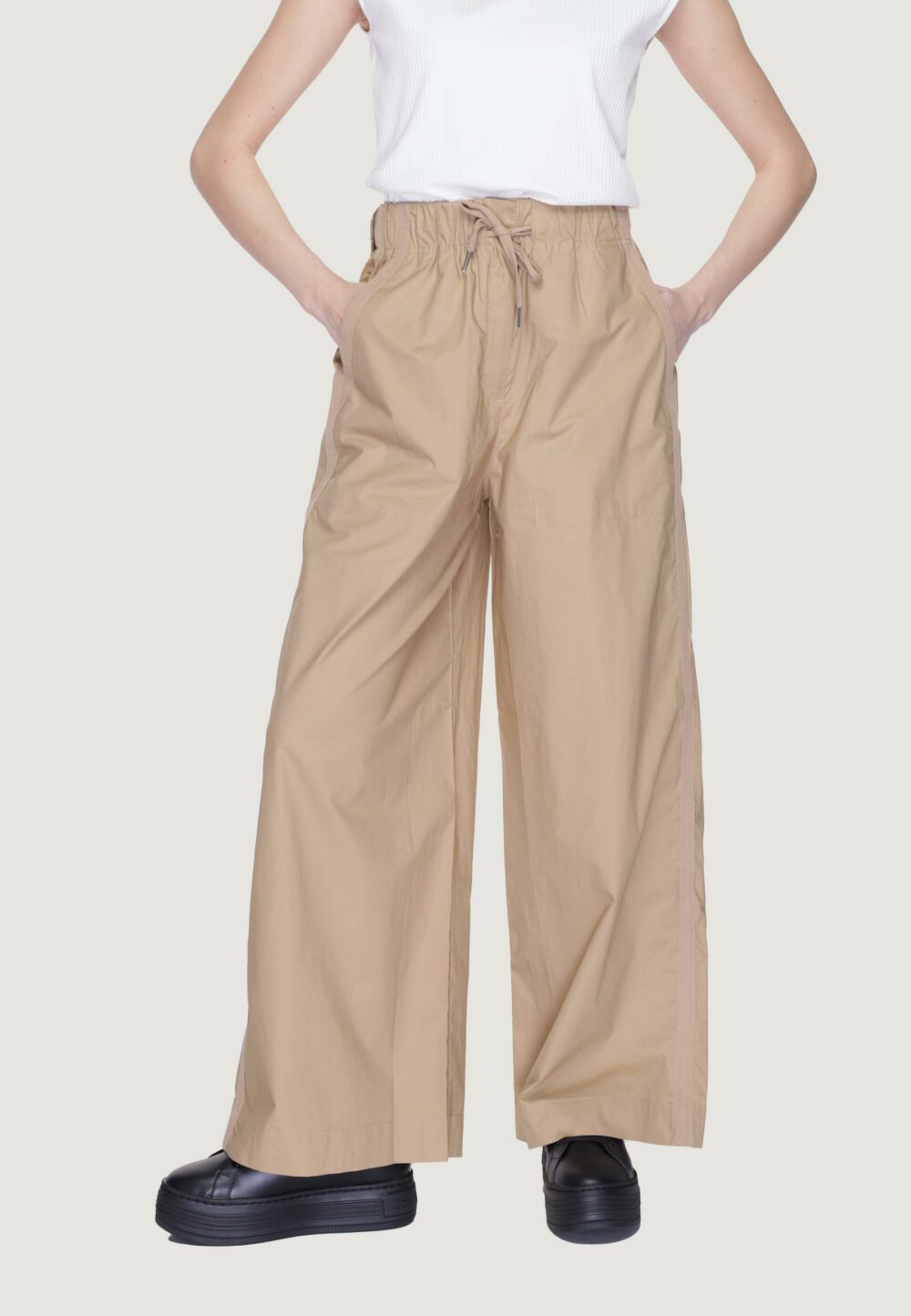 Pantaloni a palazzo Blauer. Beige - Foto 1