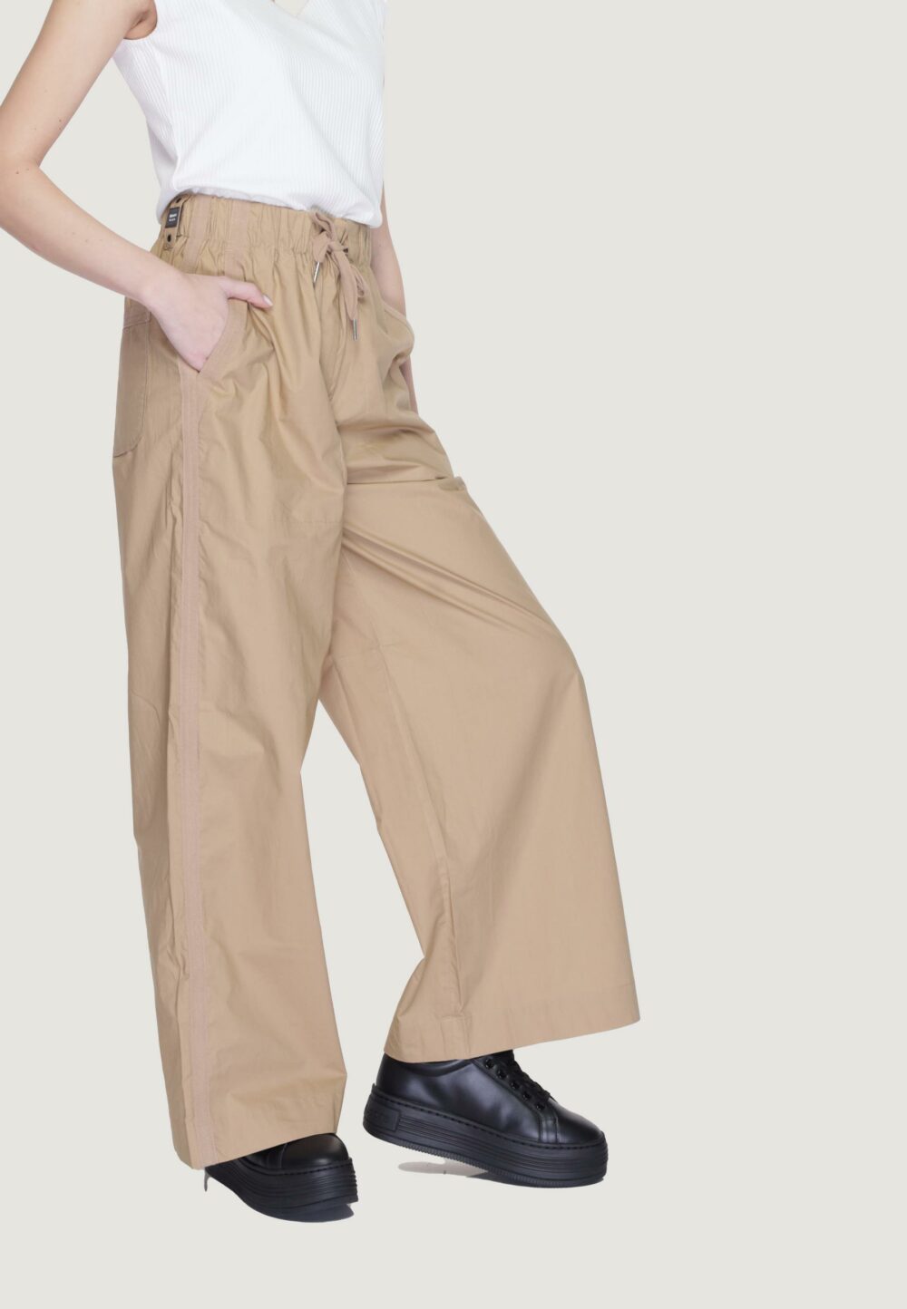 Pantaloni a palazzo Blauer. Beige - Foto 3