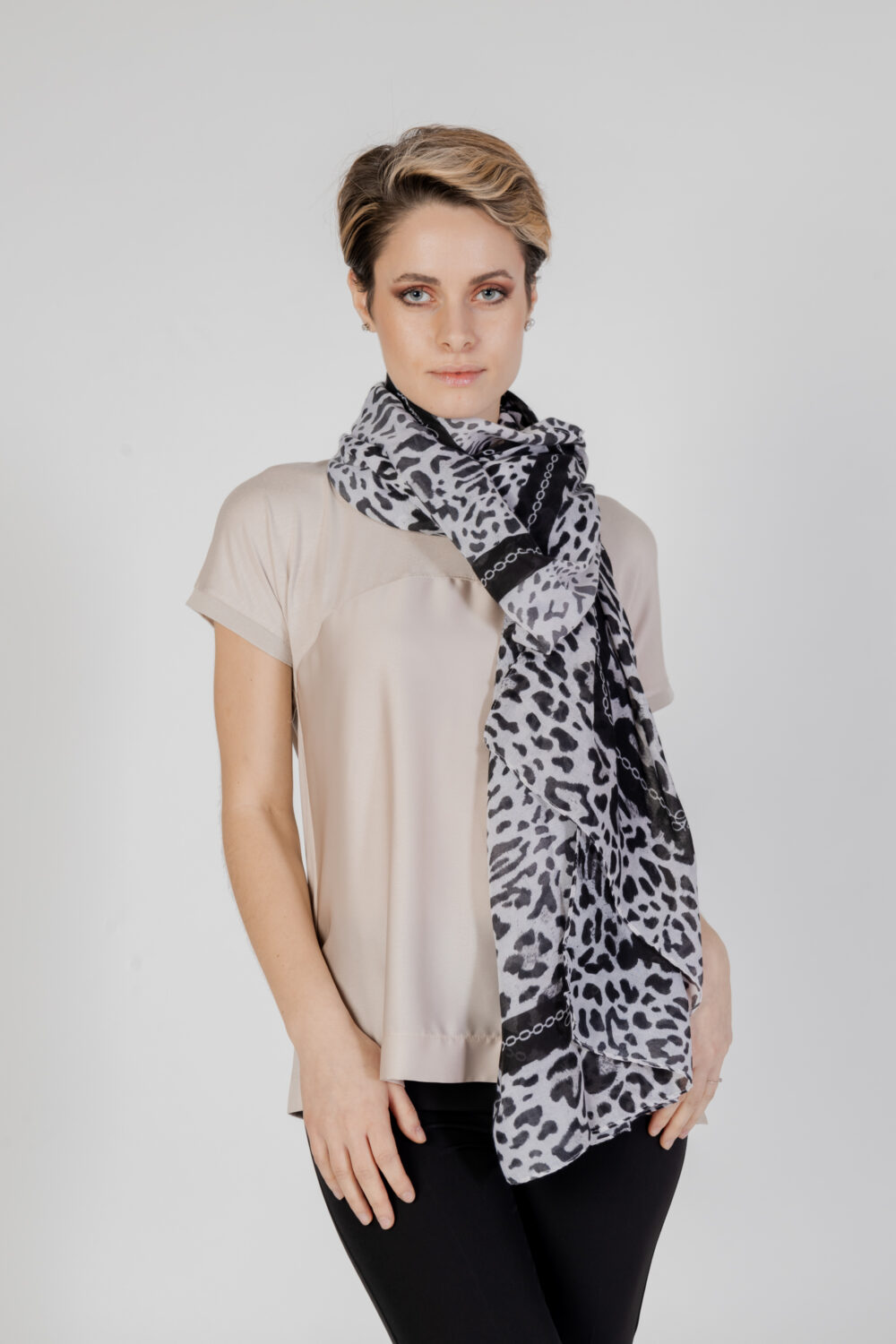 Pashmina Guess izzy foulard 120x120 Nero - Foto 1