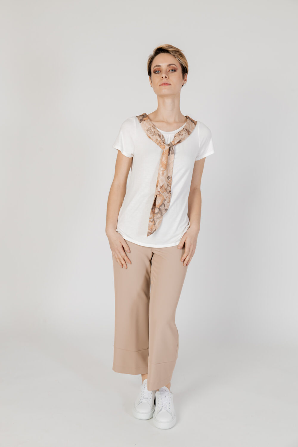 T-shirt Alviero Martini Prima Classe Beige - Foto 4