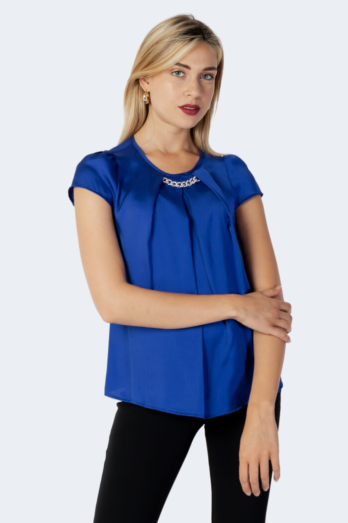 Blusa manica corta Rinascimento con catena strass Azzurro