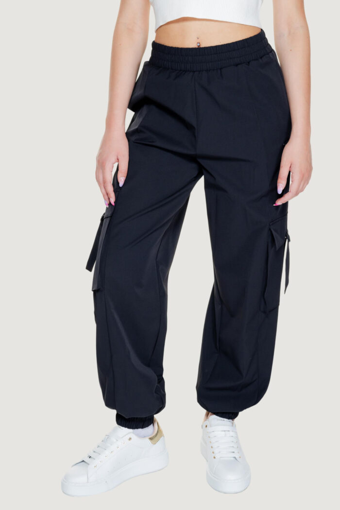 Pantaloni sportivi Guess Active aurlie cargo Nero