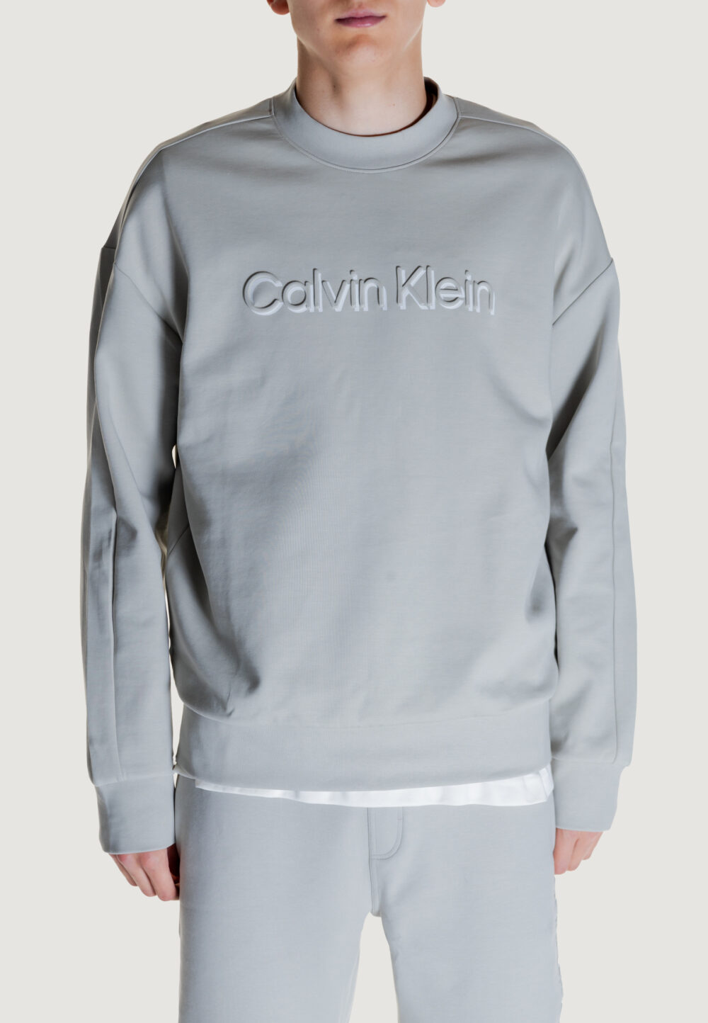 Felpa senza cappuccio Calvin Klein shadow embossed logo Grigio Chiaro - Foto 1