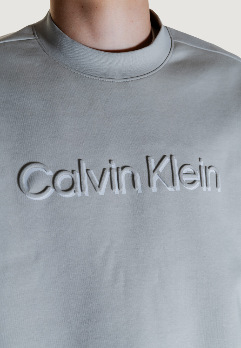 Felpa senza cappuccio Calvin Klein shadow embossed logo Grigio Chiaro - Foto 2