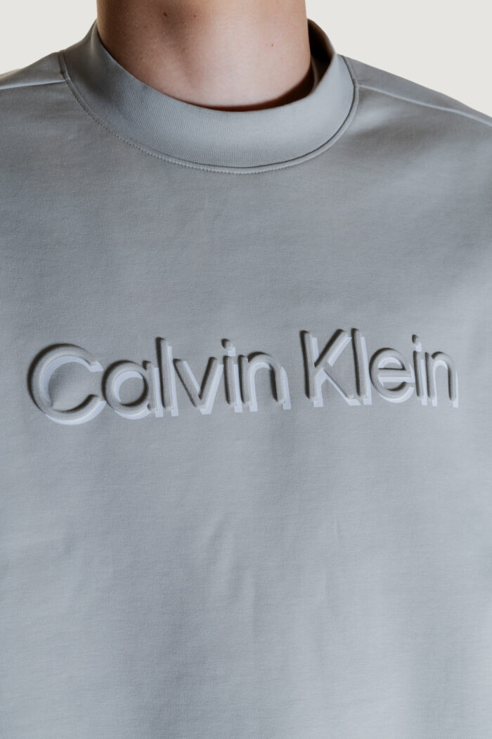 Felpa senza cappuccio Calvin Klein shadow embossed logo Grigio Chiaro