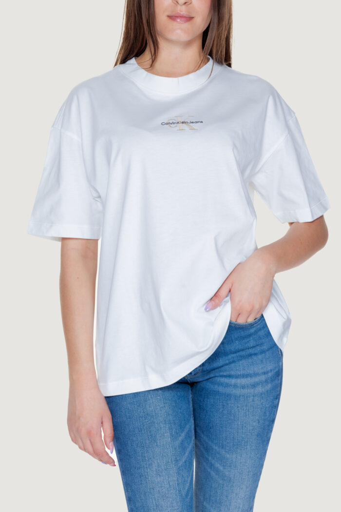 T-shirt Calvin Klein Jeans monologo boyfriend Bianco