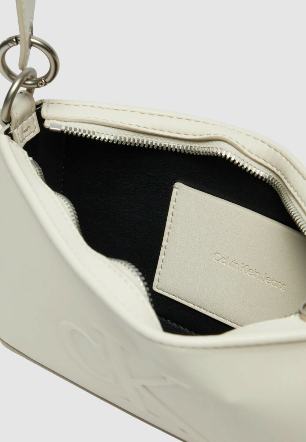 Borsa Calvin Klein Jeans sculpted shoulder pouch25 deboss Beige - Foto 4