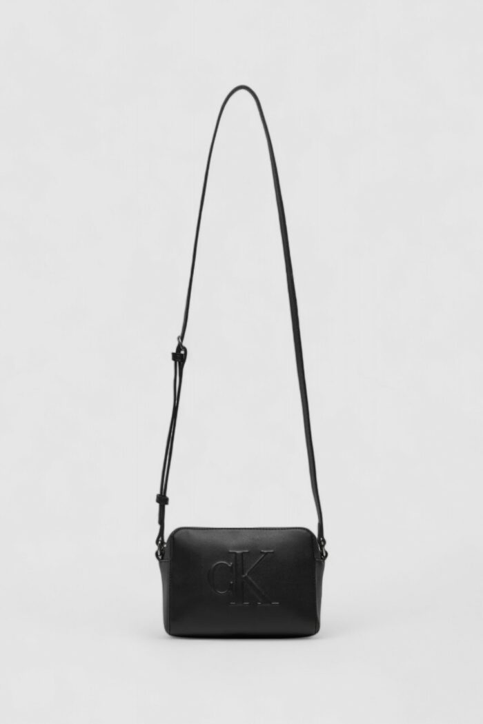 Borsa Calvin Klein Jeans sculpted camera bag deboss Nero