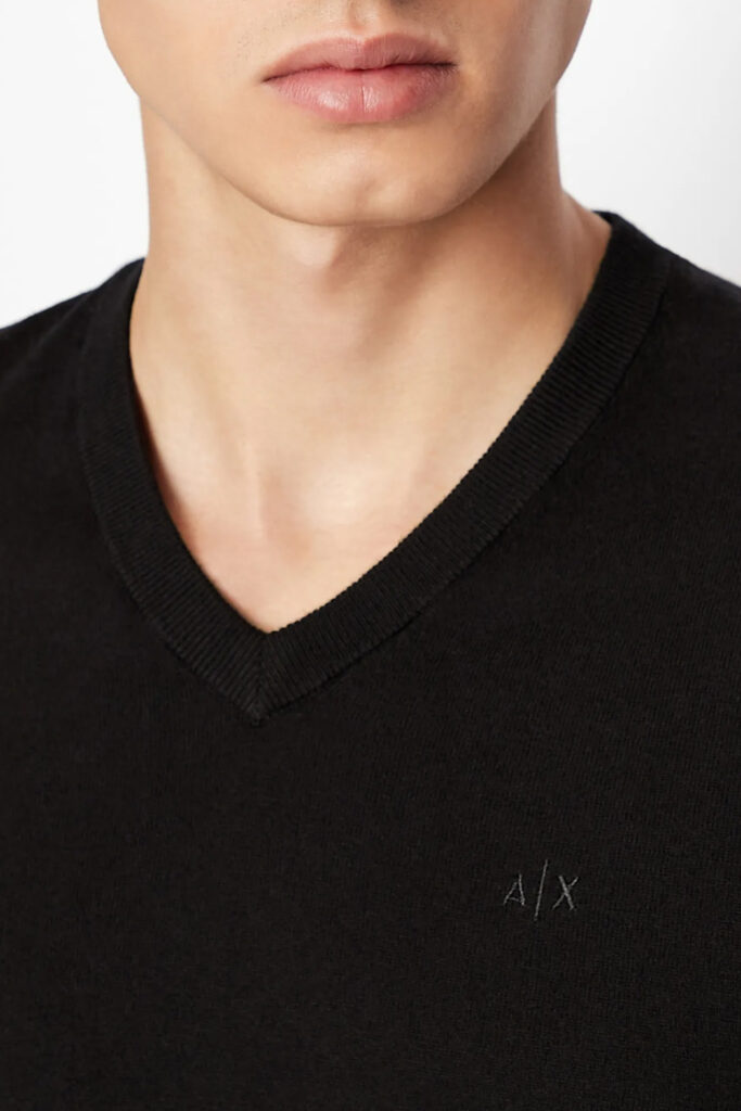 Maglia Armani Exchange tinta unita scollo v Nero