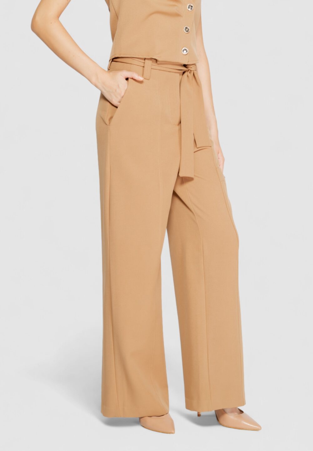 Pantaloni bootcut Rinascimento Beige - Foto 5