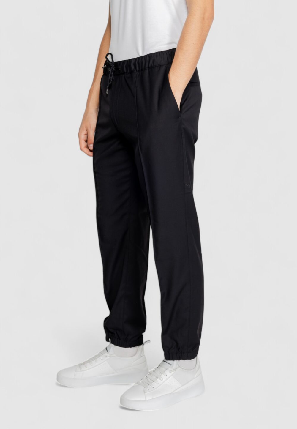 Pantaloni tapered Armani Exchange Nero - Foto 4