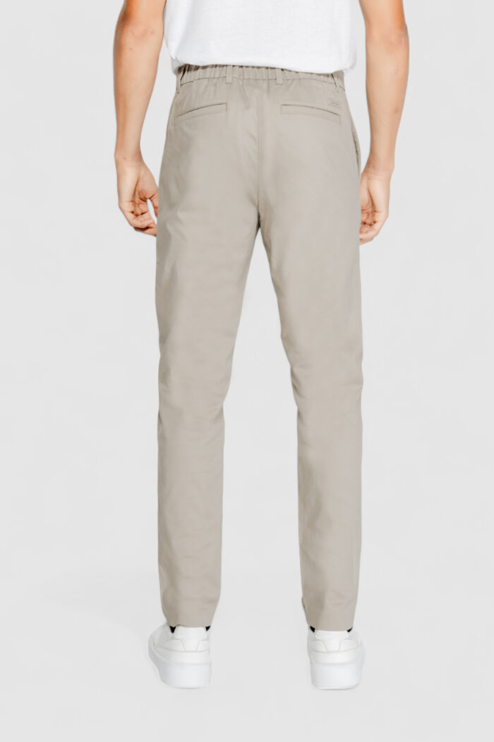 Pantaloni tapered Calvin Klein sateen stretch Beige