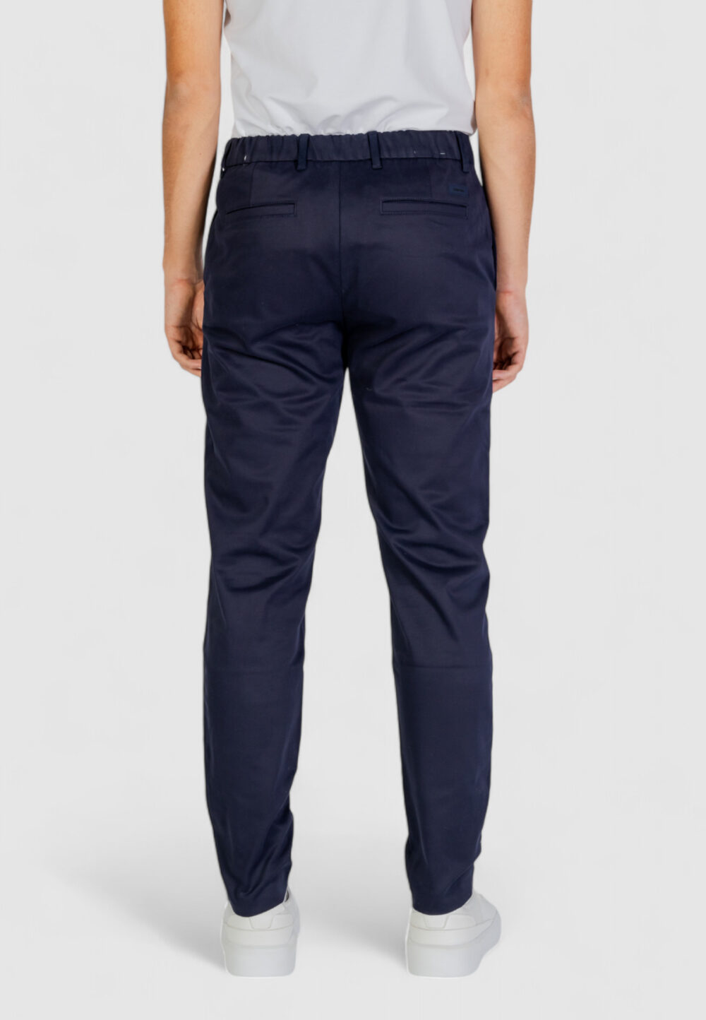 Pantaloni tapered Calvin Klein sateen stretch Blue scuro - Foto 2