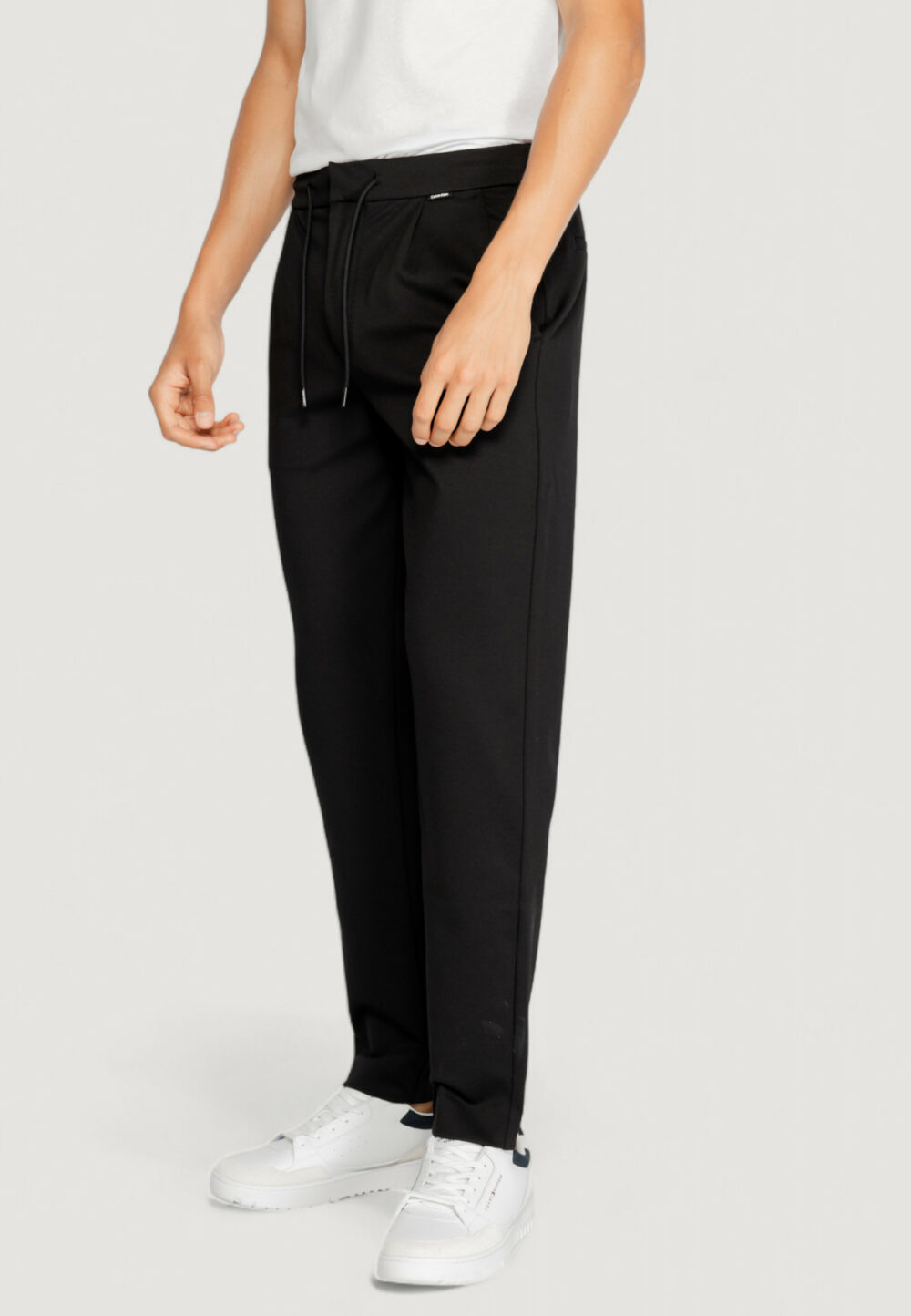 Pantaloni tapered Calvin Klein comfort knit Nero - Foto 2