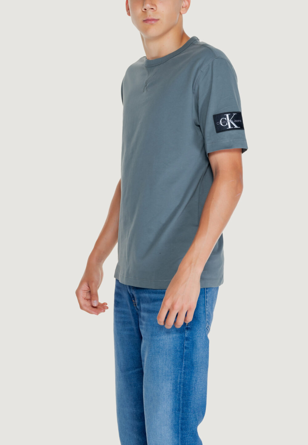 T-shirt Calvin Klein Jeans badge regular tee Grigio - Foto 3