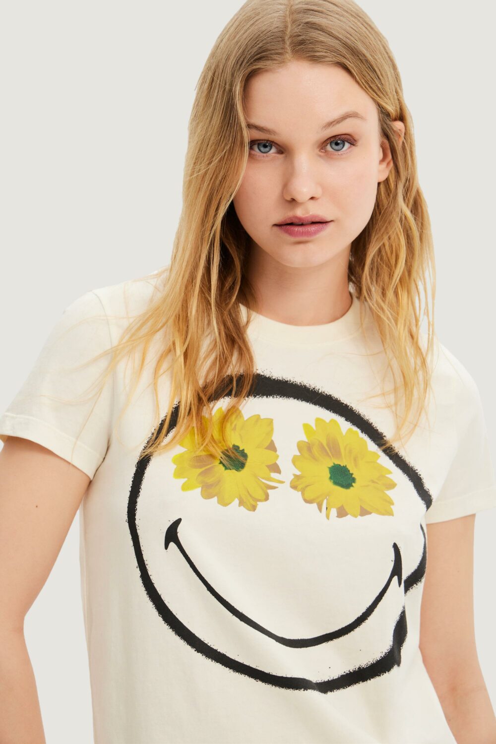 T-shirt Desigual ts margarita smiley Bianco - Foto 4