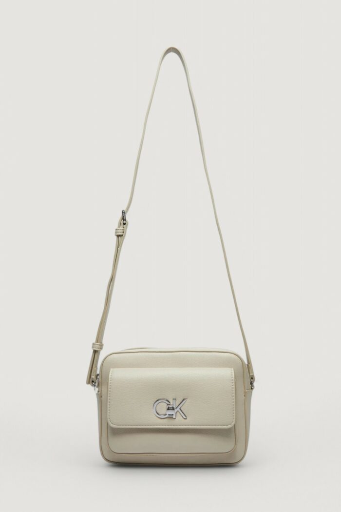 Borsa Calvin Klein re-lock camera w/flap_pbl Grigio Chiaro