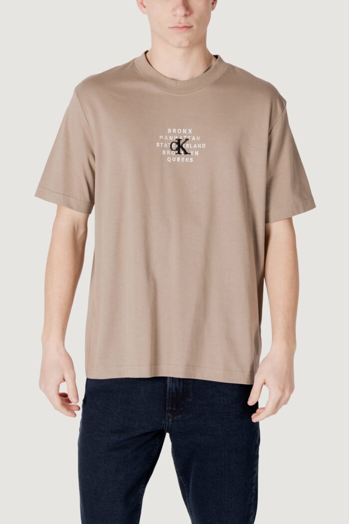 T-shirt Calvin Klein Jeans nyc stamp graphic te Beige