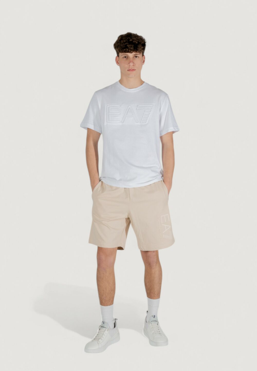 Bermuda sportivi EA7 Beige chiaro - Foto 13