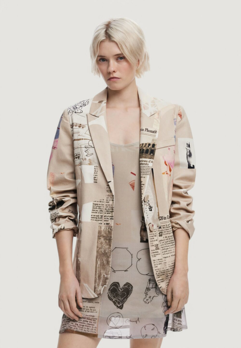Giacca Desigual ame_newspaper collage_lacroix Beige chiaro - Foto 1