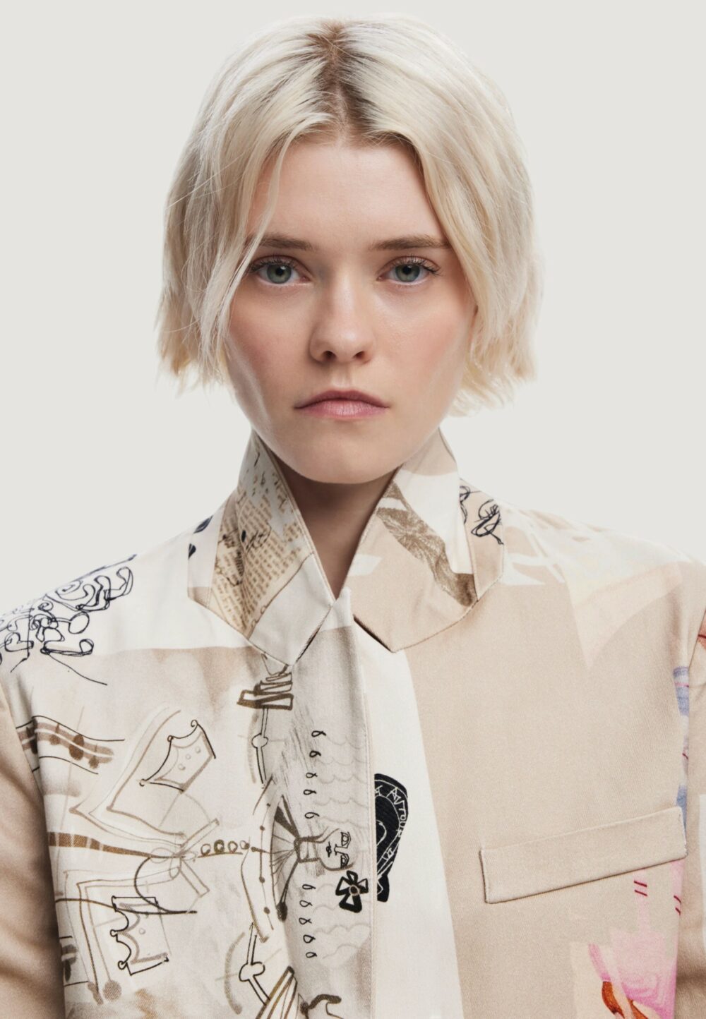 Giacca Desigual ame_newspaper collage_lacroix Beige chiaro - Foto 4