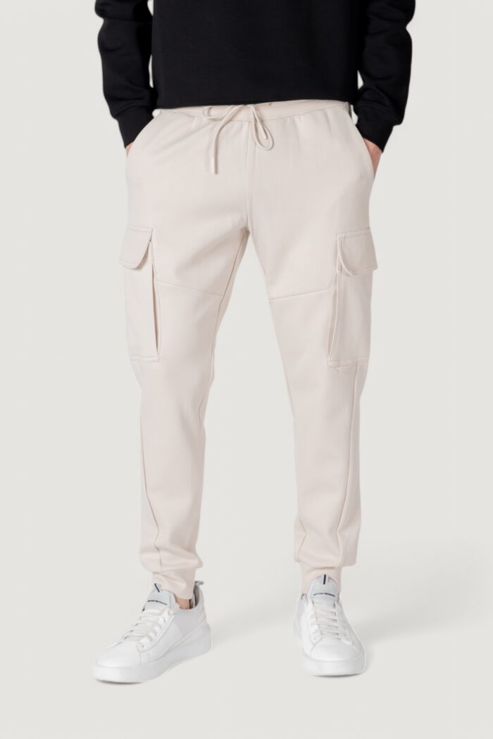 Pantaloni sportivi Antony Morato regular fit with logoed rubber flag Panna