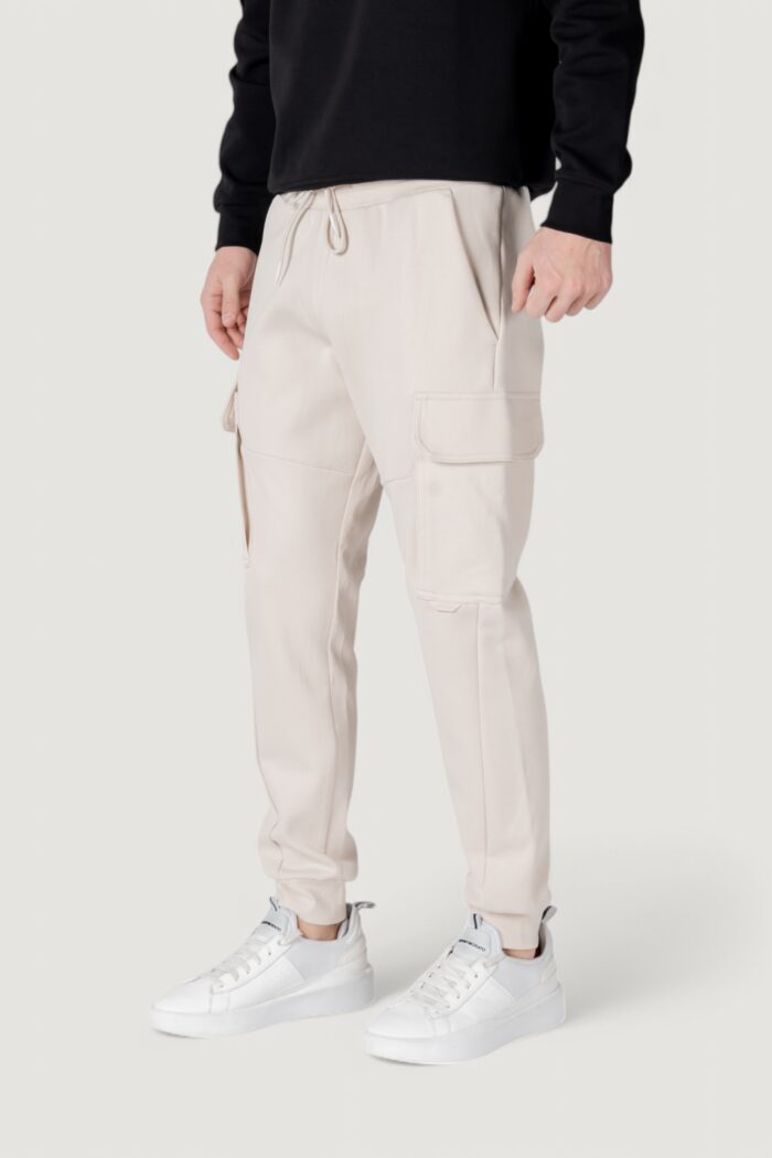 Pantaloni sportivi Antony Morato regular fit with logoed rubber flag Panna