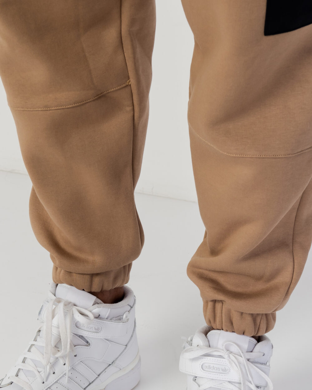 Pantaloni sportivi Hydra Clothing con patch Beige scuro - Foto 4