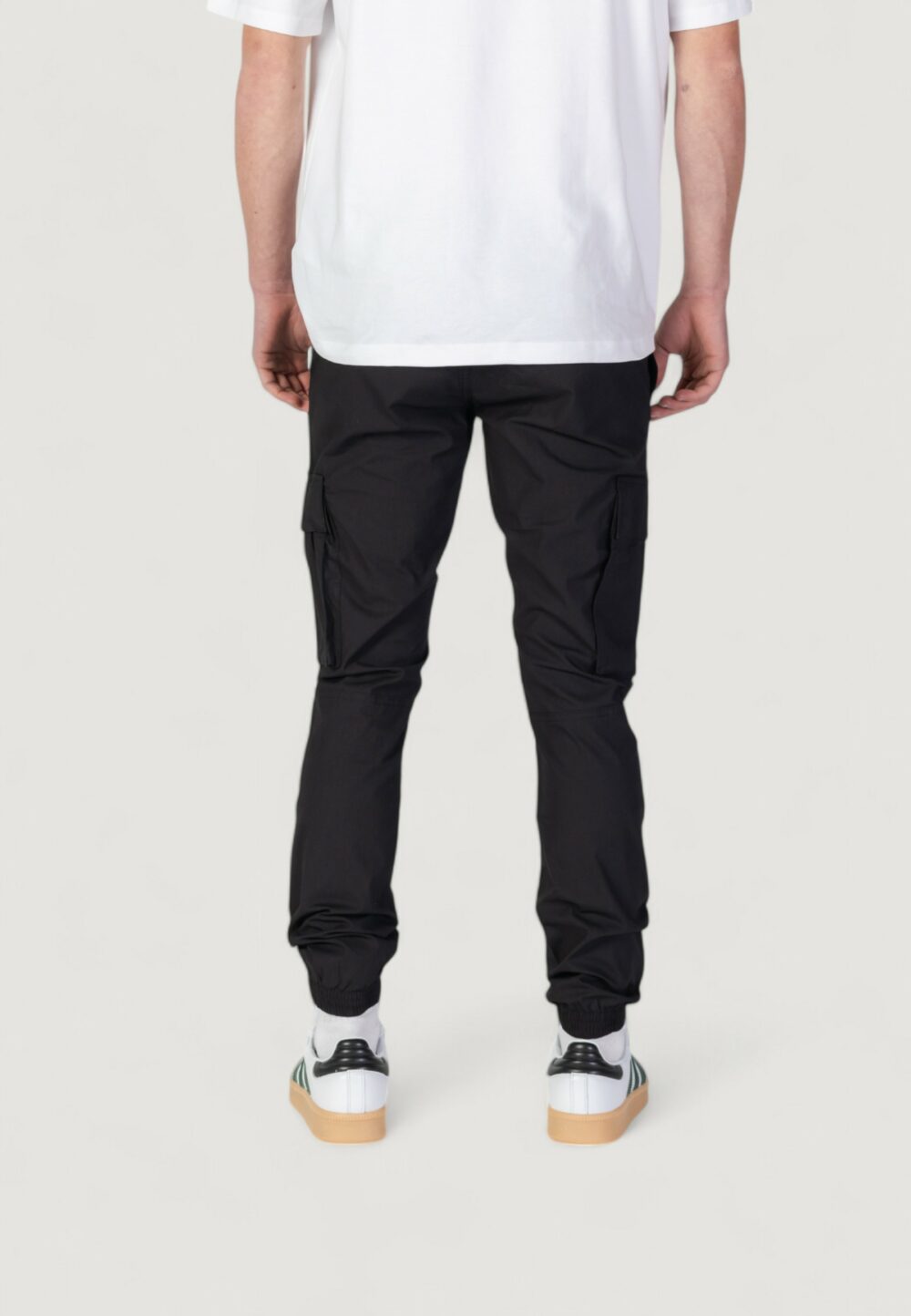 Pantaloni tapered Calvin Klein Jeans cargo Nero - Foto 5