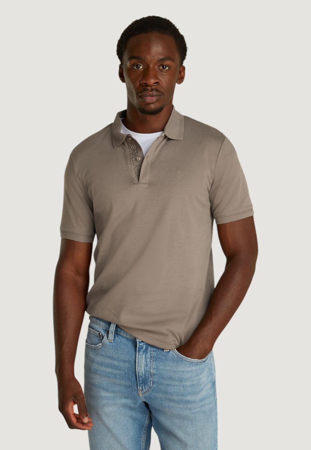 Polo manica corta Calvin Klein liquid touch texture Marrone - Foto 1