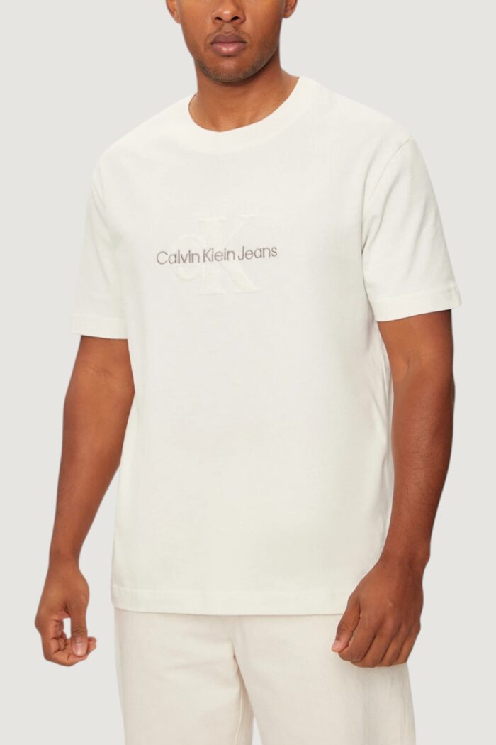 T-shirt Calvin Klein Jeans chenille monologo te Beige chiaro