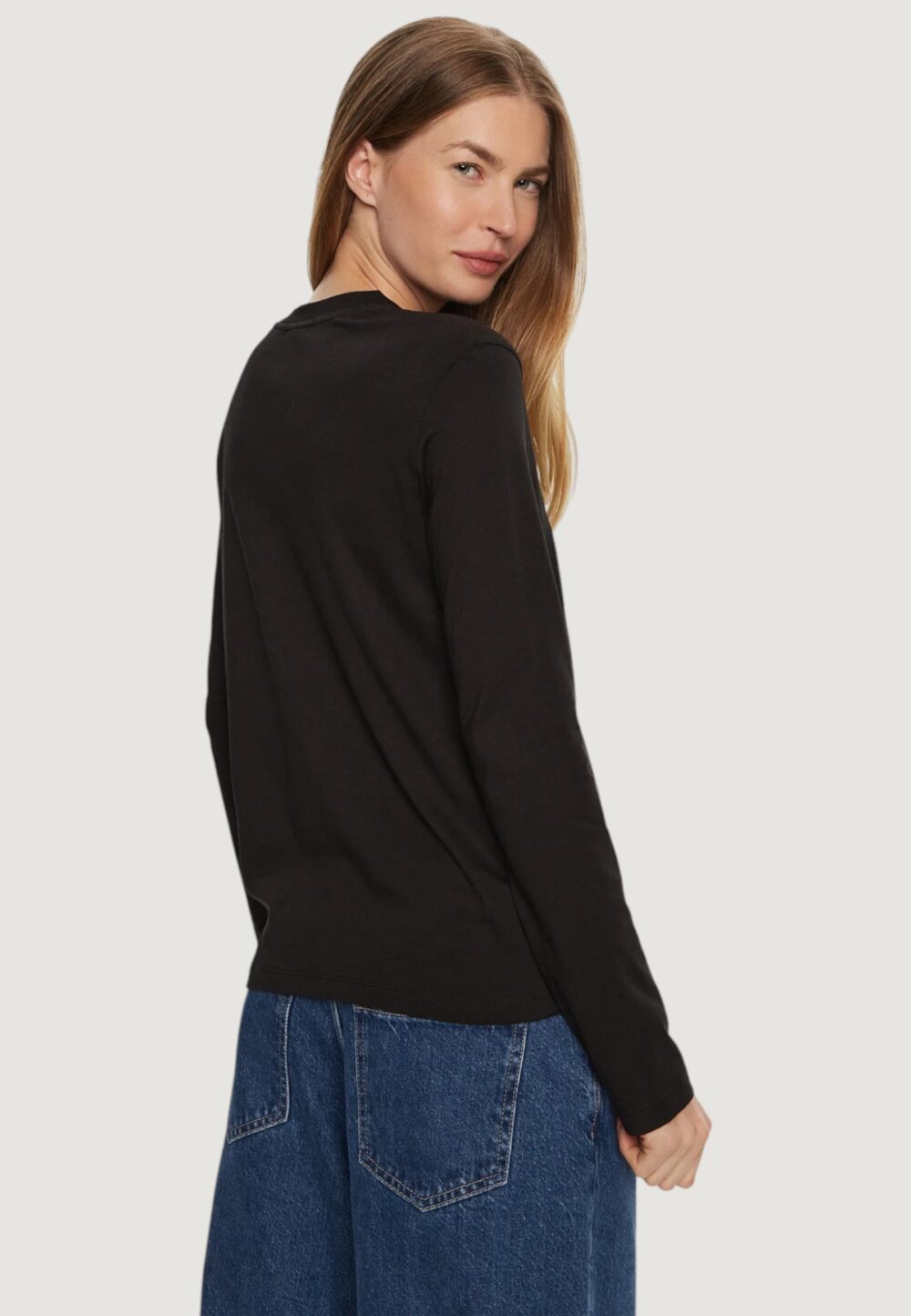 T-shirt Calvin Klein Jeans ck embro regular lon Nero - Foto 2