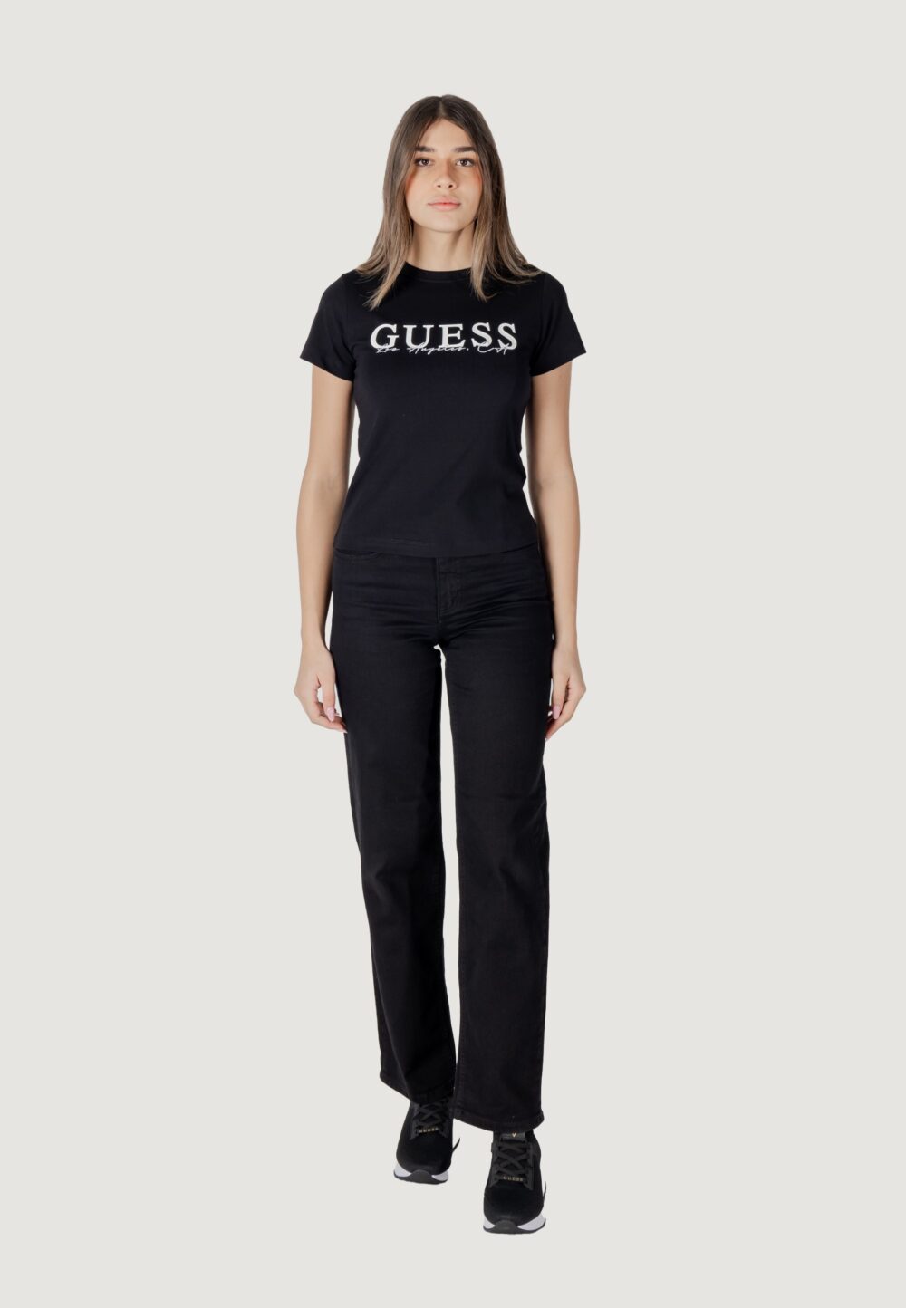 T-shirt Guess Active kamelie cn Nero - Foto 6