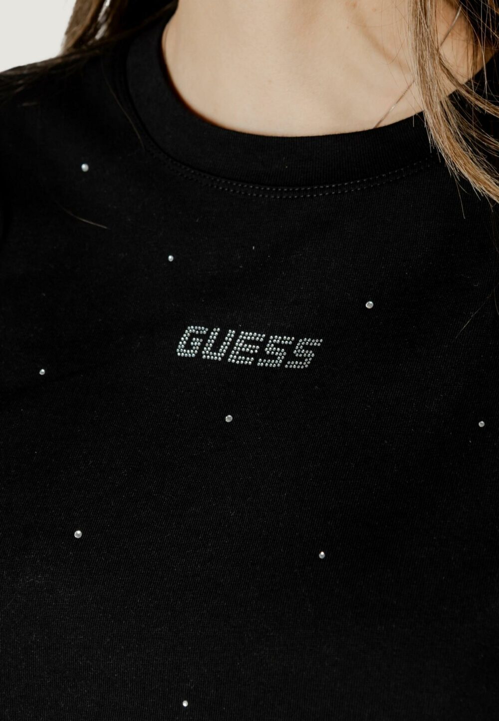 T-shirt Guess Active primula rhinestones boxy tee Nero - Foto 8