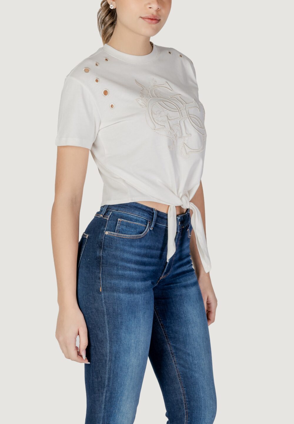 T-shirt Guess cn ss eyelet tone on Crema - Foto 2