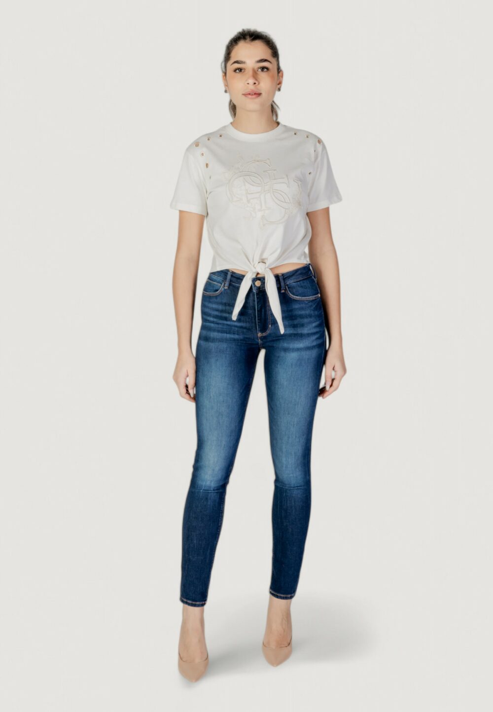T-shirt Guess cn ss eyelet tone on Crema - Foto 6