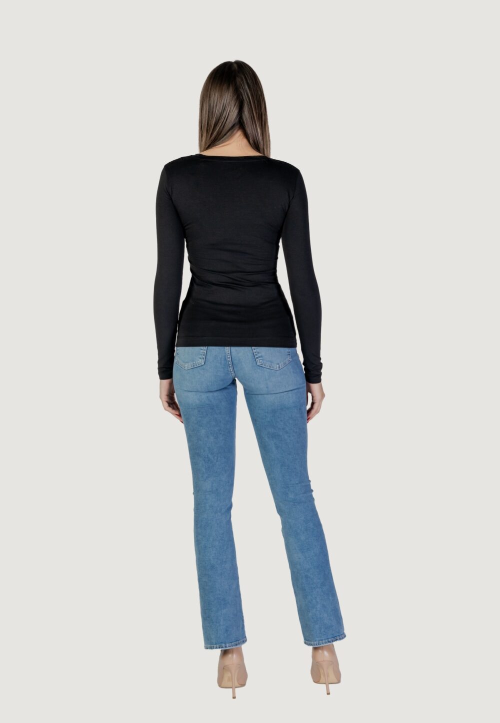 T-shirt Guess ls cn shiny triangle Nero - Foto 7