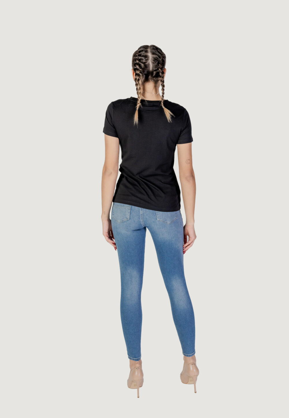 T-shirt Guess Active margot ss Nero - Foto 8