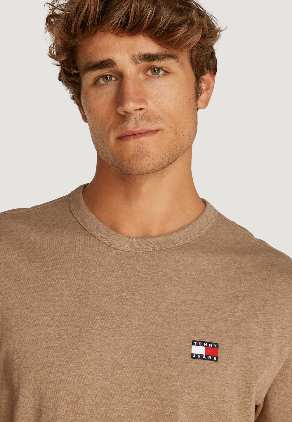 T-shirt Tommy Hilfiger Jeans tjm reg badge tee Beige - Foto 2