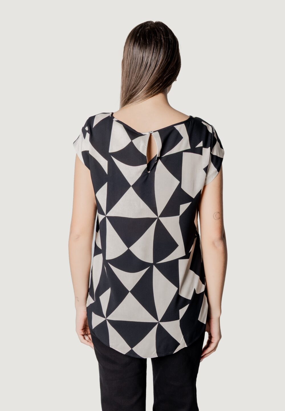 Blusa manica corta Only onlnova life s/s aop ptm Nero - Beige - Foto 4